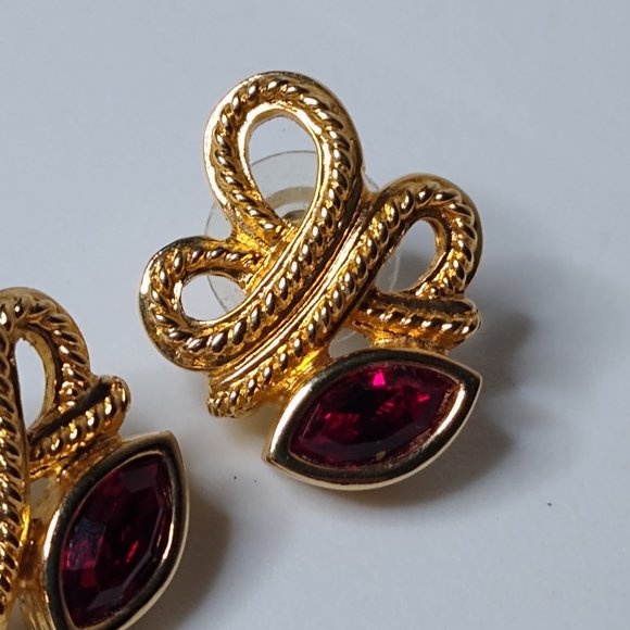 Vintage Marquise Faux Ruby Metal Earrings - Picture 9 of 16